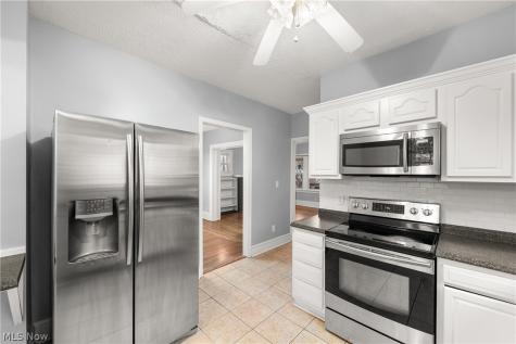 622 Sackett Avenue Cuyahoga Falls OH 44221