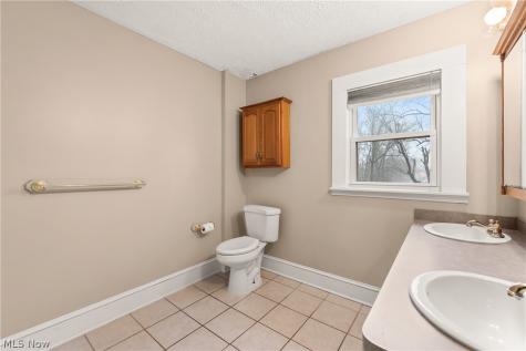 622 Sackett Avenue Cuyahoga Falls OH 44221
