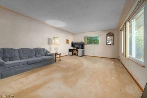 3719 Long Avon OH 44011