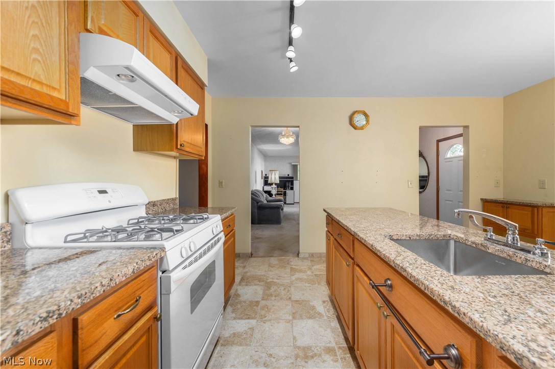 3719 Long Avon OH 44011