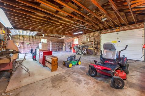 3719 Long Avon OH 44011