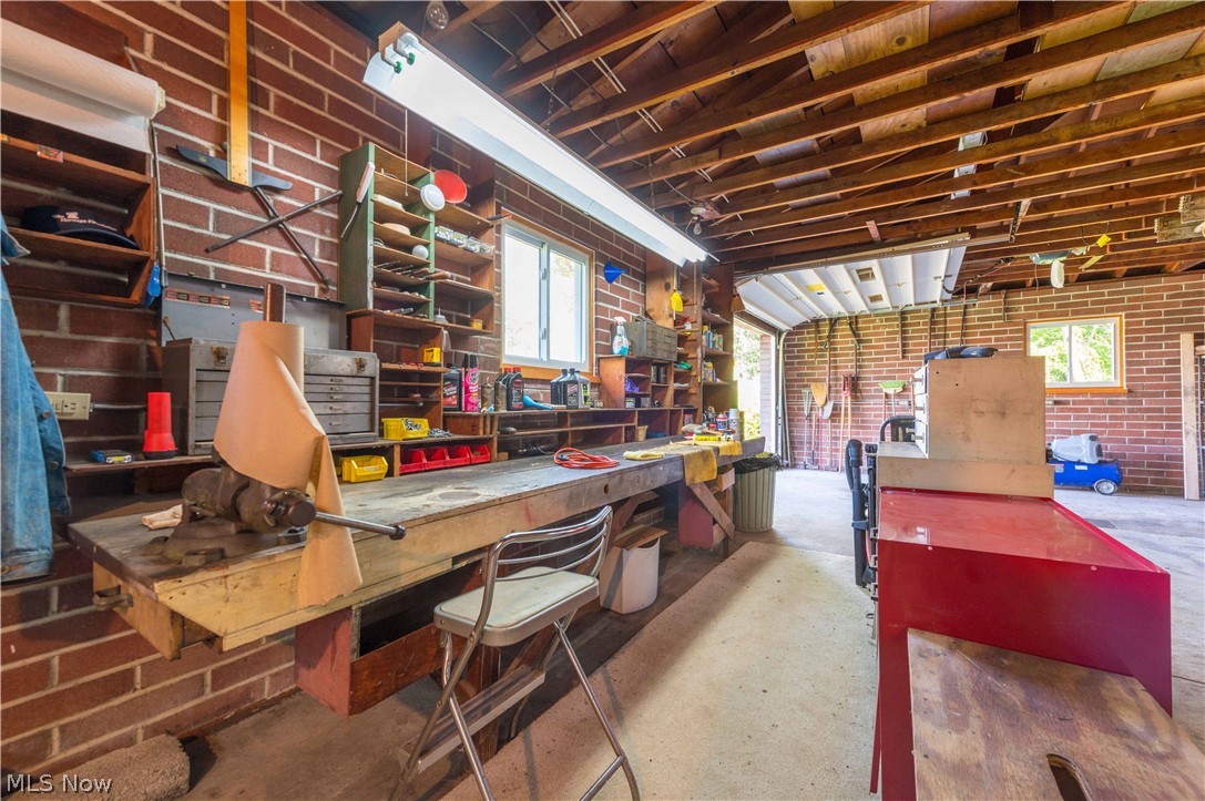 3719 Long Avon OH 44011