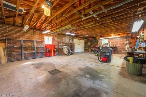 3719 Long Avon OH 44011