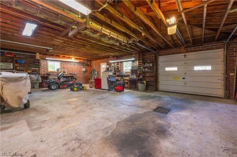 3719 Long Avon OH 44011