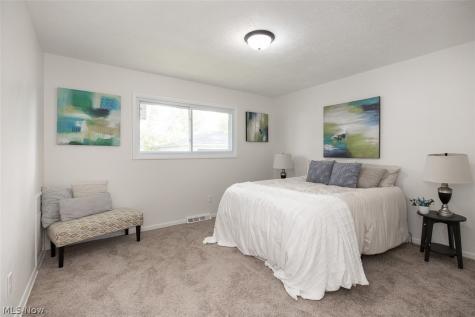 14936 Janice Drive Maple Heights OH 44137