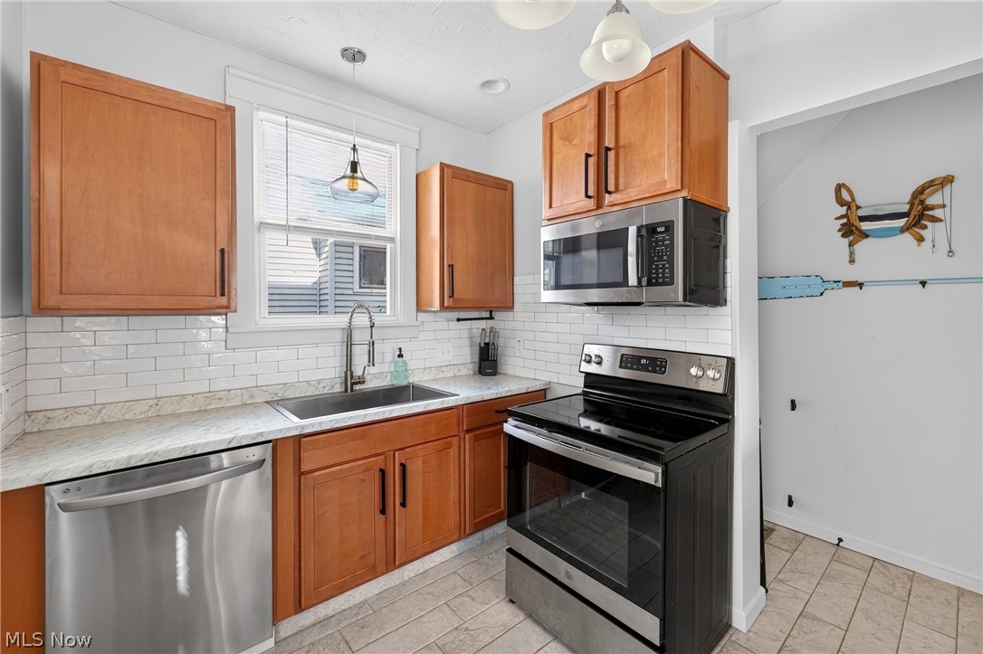 1138 W 6th Street Lorain OH 44052