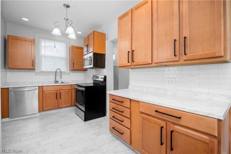 1138 W 6th Street Lorain OH 44052