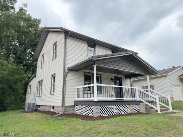318 W 14th Street Dover OH 44622