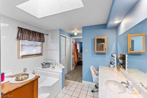 3597 Stratavon Drive NW North Canton OH 44720