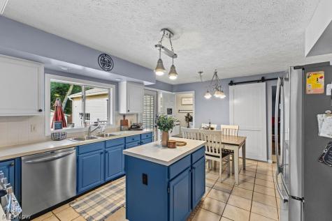3597 Stratavon Drive NW North Canton OH 44720