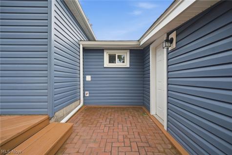 253 Franks Avenue Wadsworth OH 44281