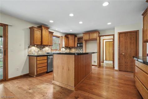 9498 Andrew Drive Twinsburg OH 44087