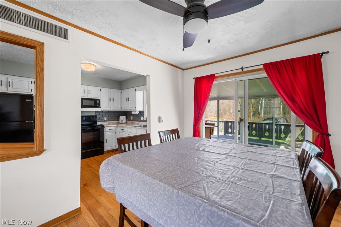 2837 Mahan Denman Road NW Bristolville OH 44402