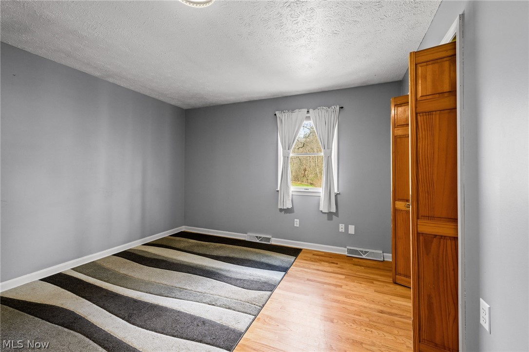 2837 Mahan Denman Road NW Bristolville OH 44402