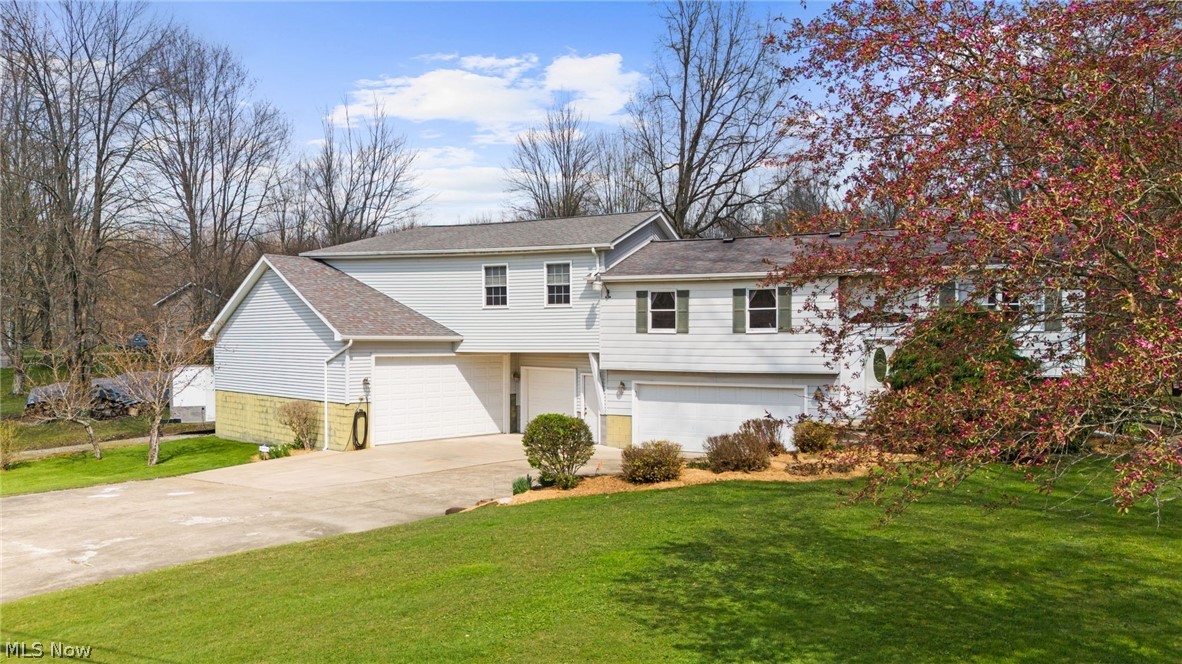 2837 Mahan Denman Road NW Bristolville OH 44402