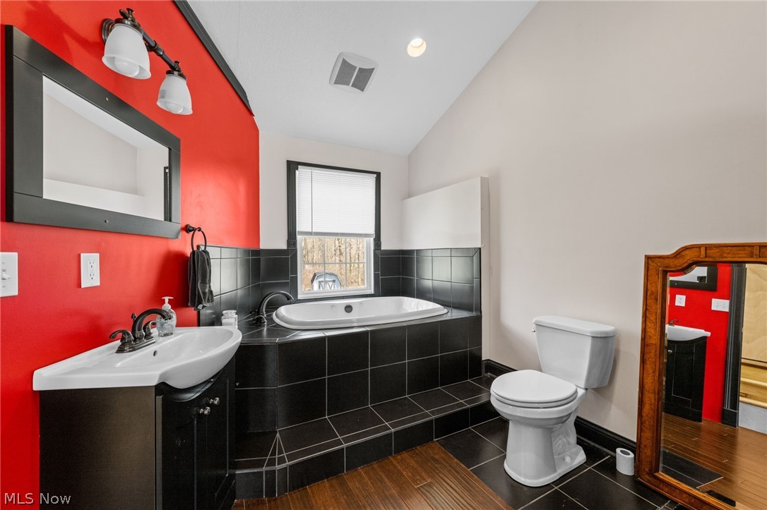 2837 Mahan Denman Road NW Bristolville OH 44402