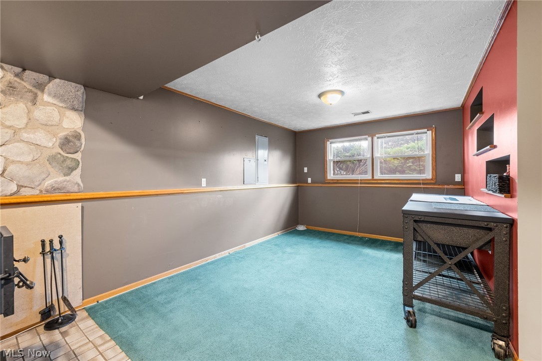 2837 Mahan Denman Road NW Bristolville OH 44402