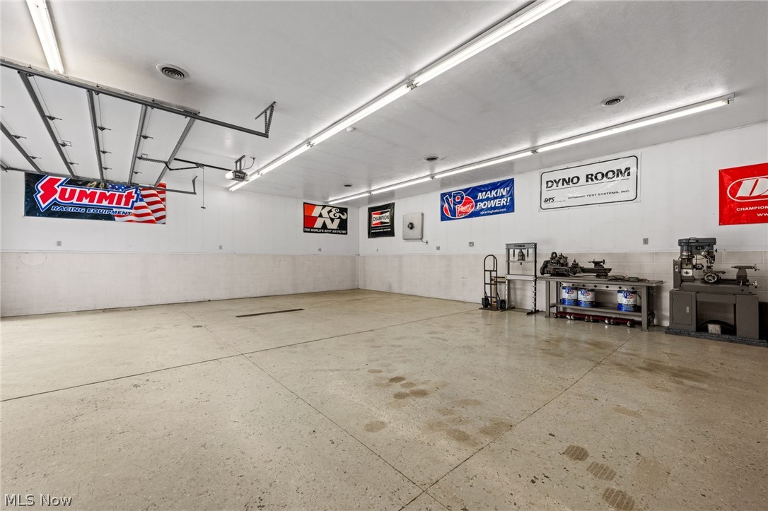 2837 Mahan Denman Road NW Bristolville OH 44402