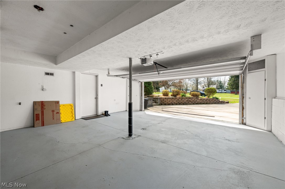 2837 Mahan Denman Road NW Bristolville OH 44402