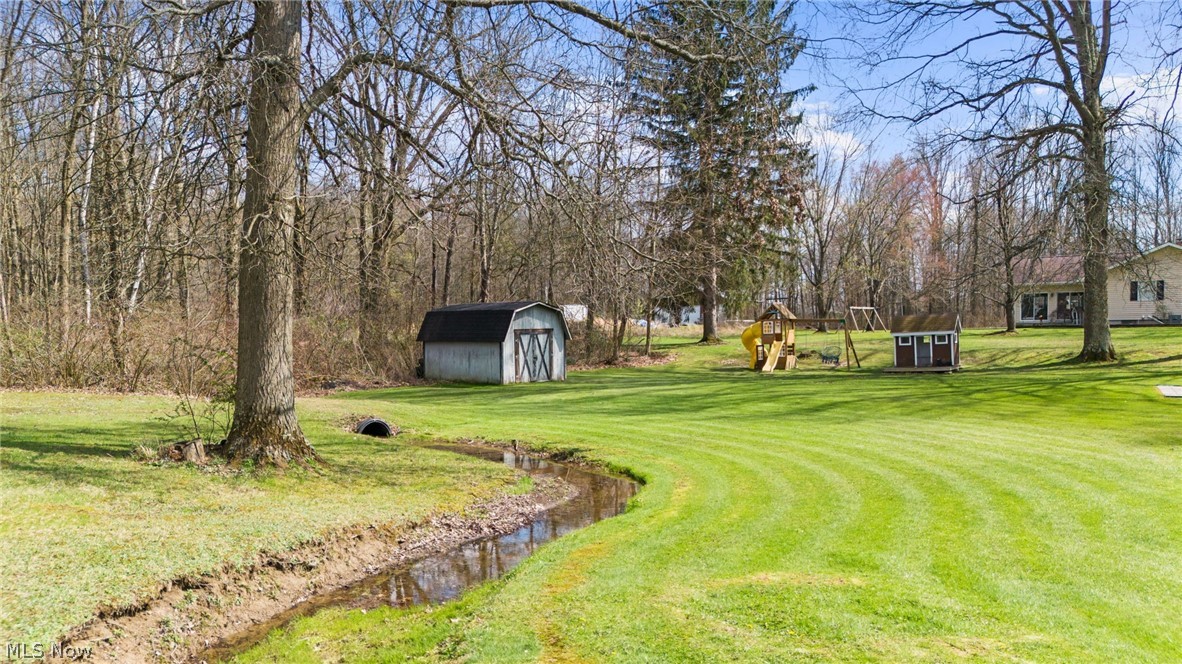 2837 Mahan Denman Road NW Bristolville OH 44402