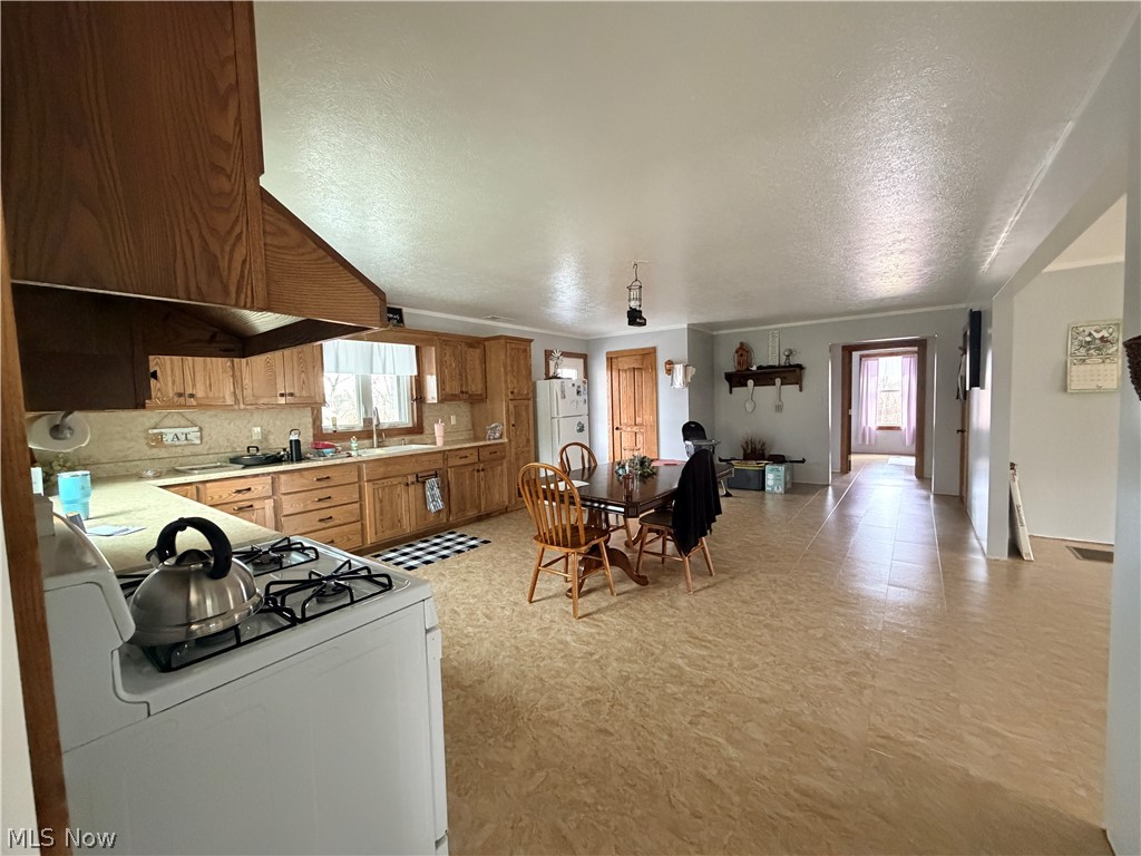 21252 Oxford Road Salesville OH 43773