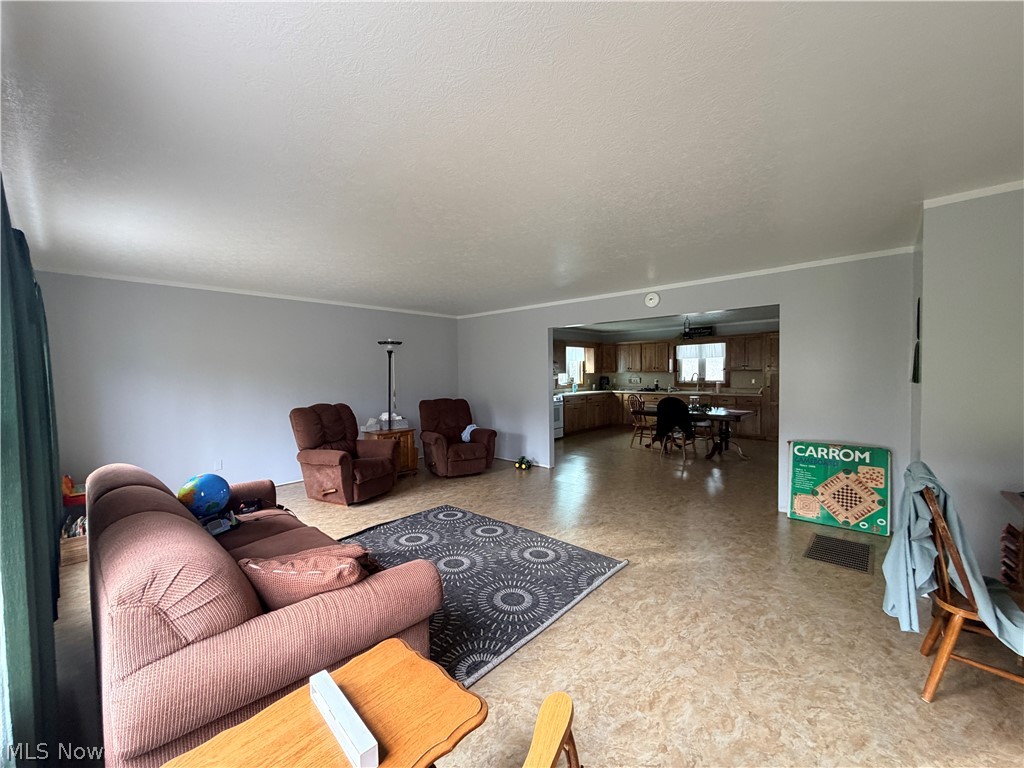 21252 Oxford Road Salesville OH 43773