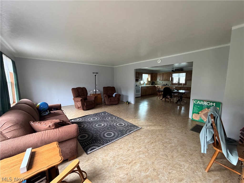 21252 Oxford Road Salesville OH 43773
