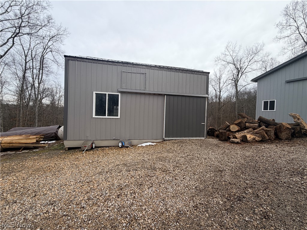 21252 Oxford Road Salesville OH 43773