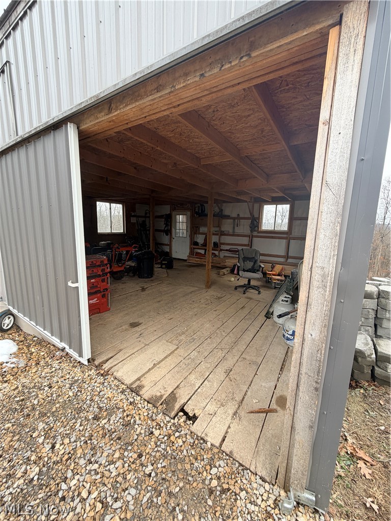 21252 Oxford Road Salesville OH 43773