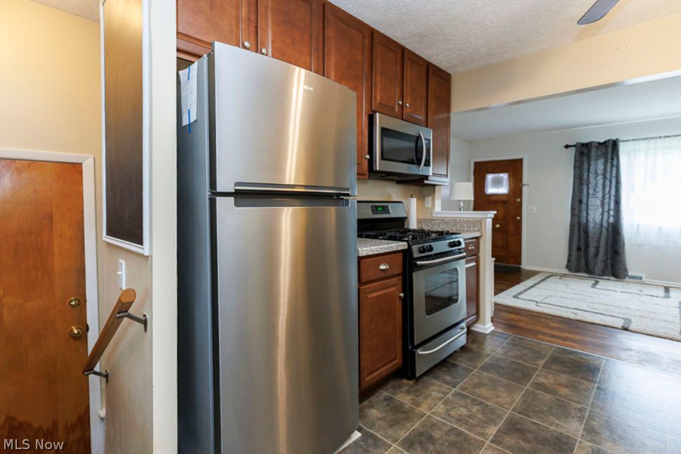 918 Sherwood Drive Elyria OH 44035