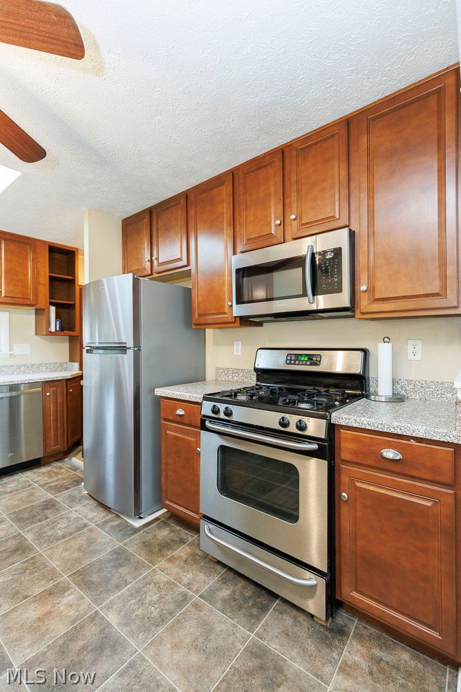 918 Sherwood Drive Elyria OH 44035