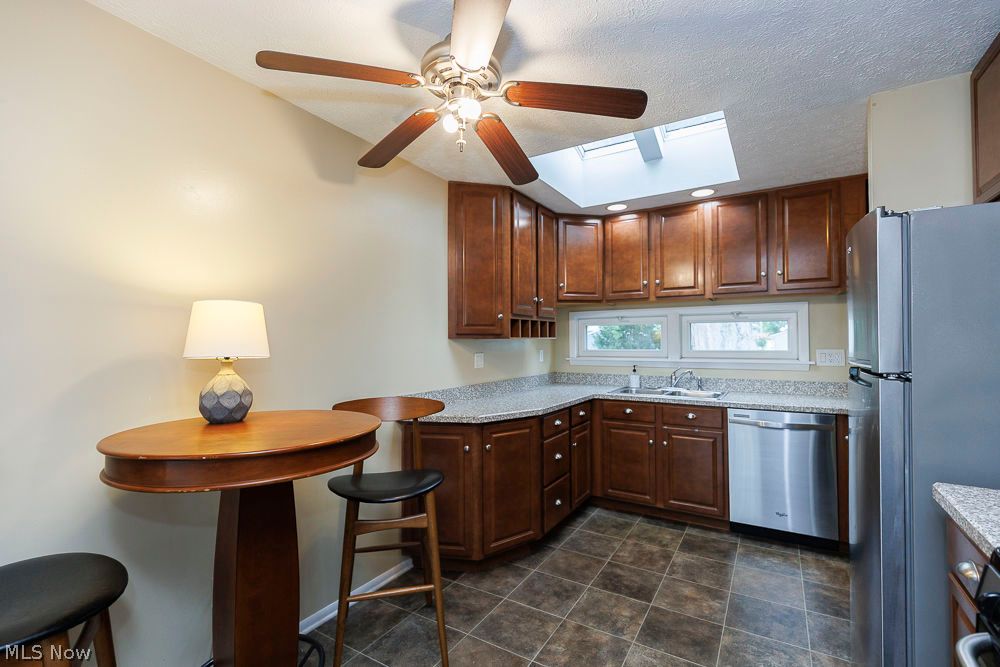 918 Sherwood Drive Elyria OH 44035