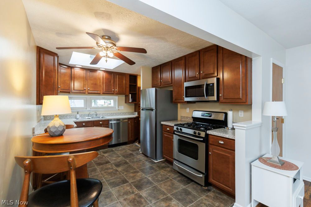 918 Sherwood Drive Elyria OH 44035