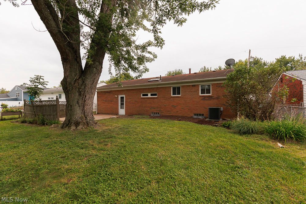 918 Sherwood Drive Elyria OH 44035