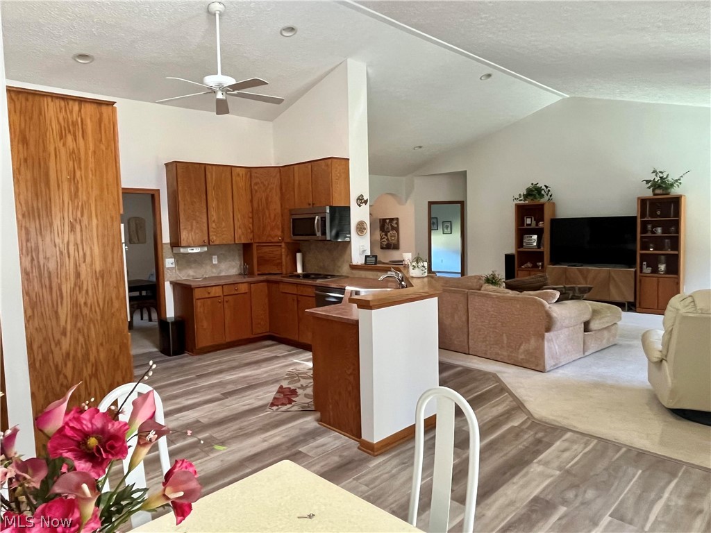 4524 Leawood Drive NE Canton OH 44714