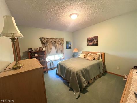 4524 Leawood Drive NE Canton OH 44714