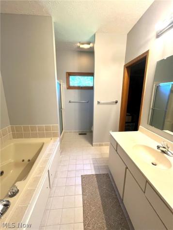 4524 Leawood Drive NE Canton OH 44714