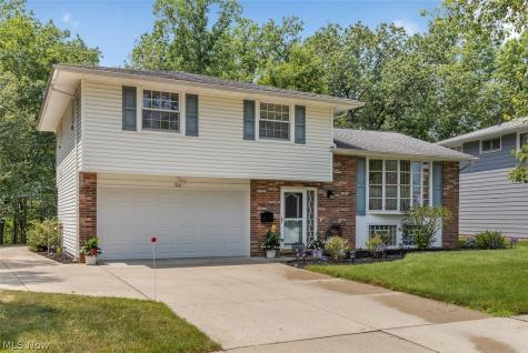 26 Brune Drive Bedford OH 44146