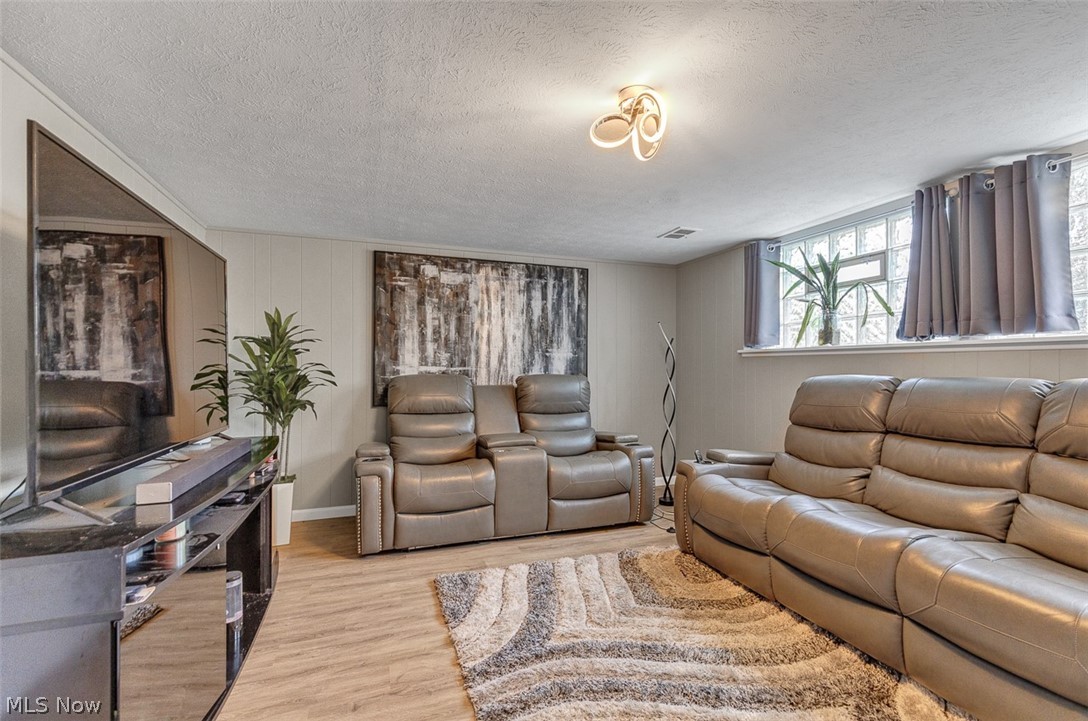 26 Brune Drive Bedford OH 44146