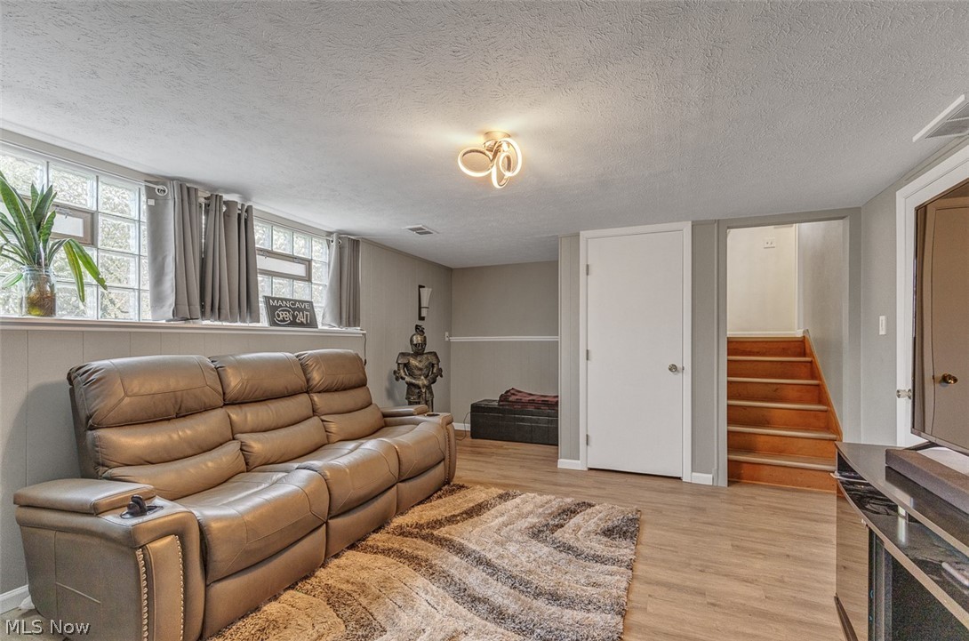 26 Brune Drive Bedford OH 44146