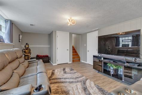 26 Brune Drive Bedford OH 44146