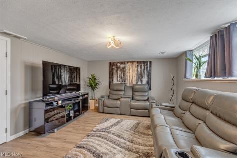 26 Brune Drive Bedford OH 44146