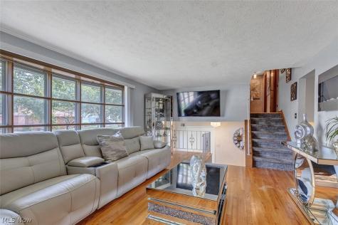 26 Brune Drive Bedford OH 44146