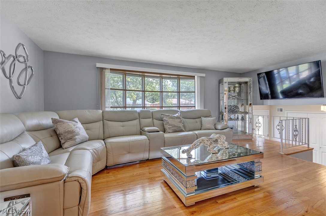 26 Brune Drive Bedford OH 44146