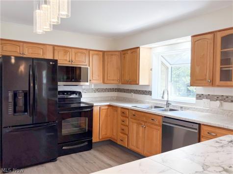 6727 Amsel Avenue NE Canton OH 44721