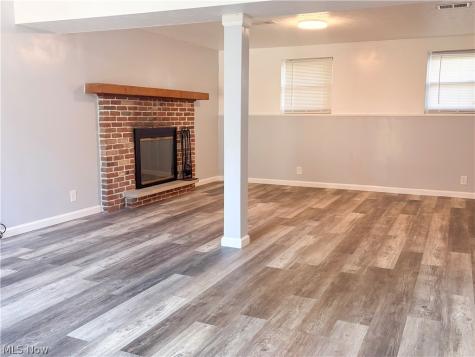 6727 Amsel Avenue NE Canton OH 44721