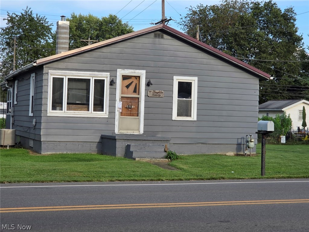 1118 S 6th Street Coshocton OH 43812