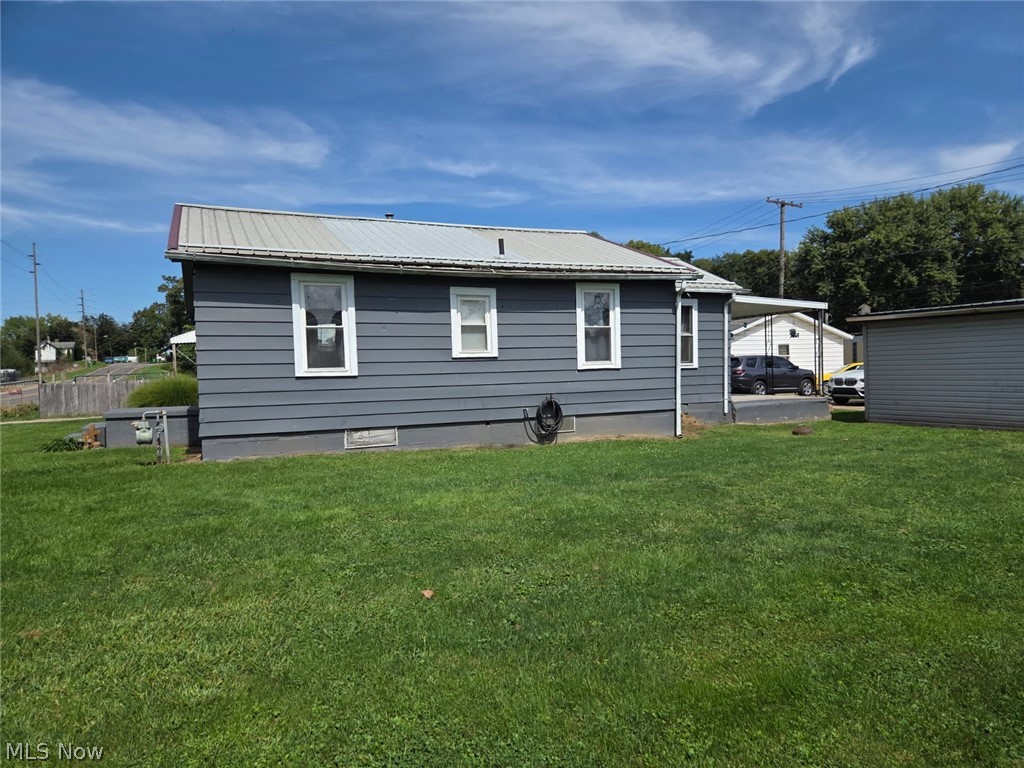 1118 S 6th Street Coshocton OH 43812