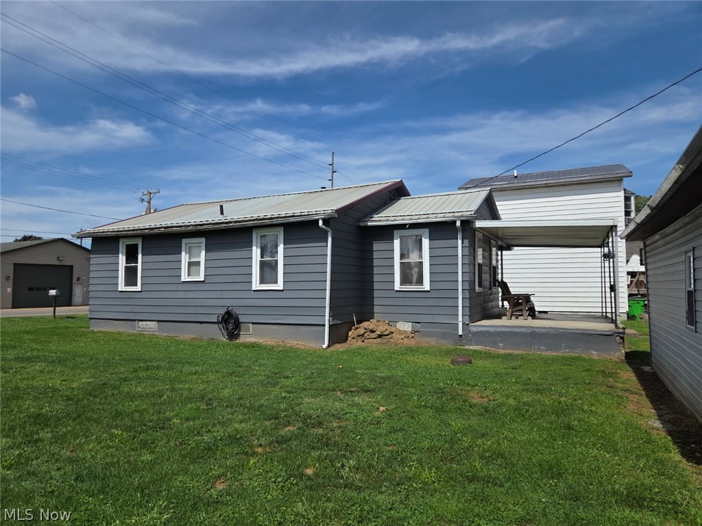 1118 S 6th Street Coshocton OH 43812