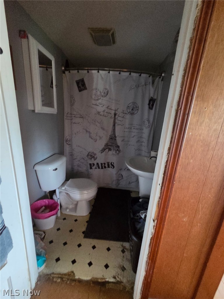 1118 S 6th Street Coshocton OH 43812